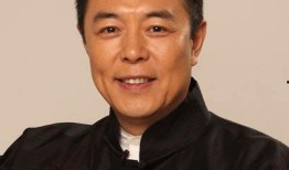 王刚爆料张铁林迟到视频,视频引发网友热议