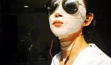 戴墨镜的女生爆料娱乐圈