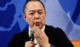 王刚爆料张铁林迟到视频,视频引发网友热议