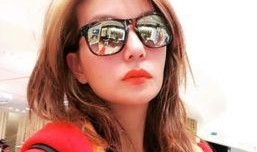 戴墨镜的女生爆料娱乐圈